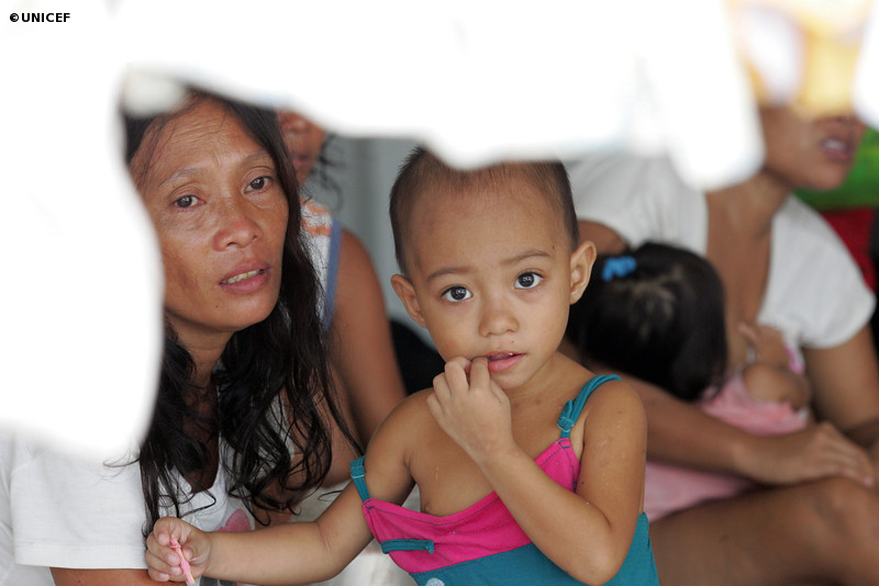 Solar radios/lights for Philippines Typhoon Haiyan