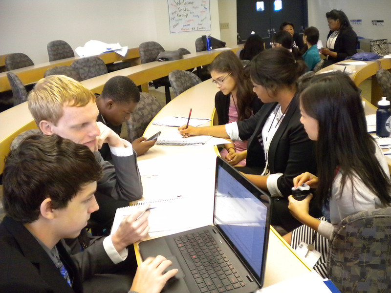 Connect young innovators with business in need!