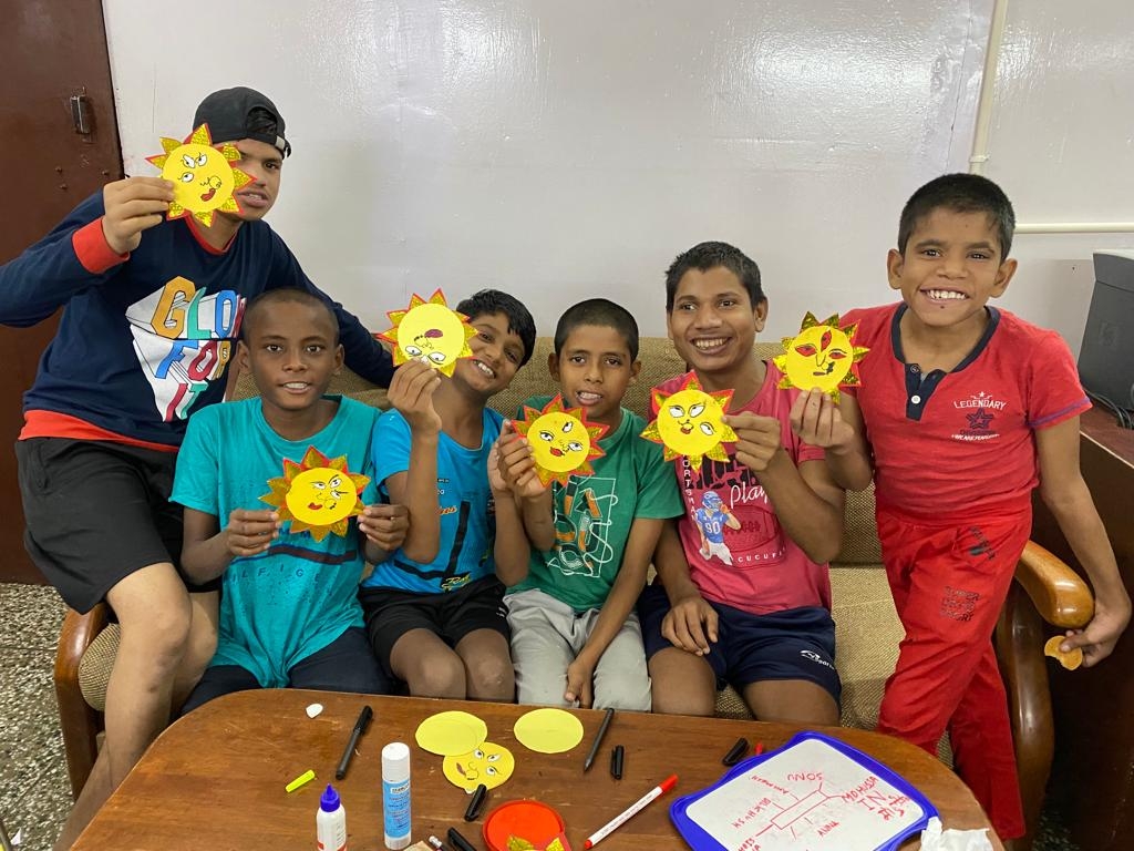 Salaam Baalak Trust - working for street children