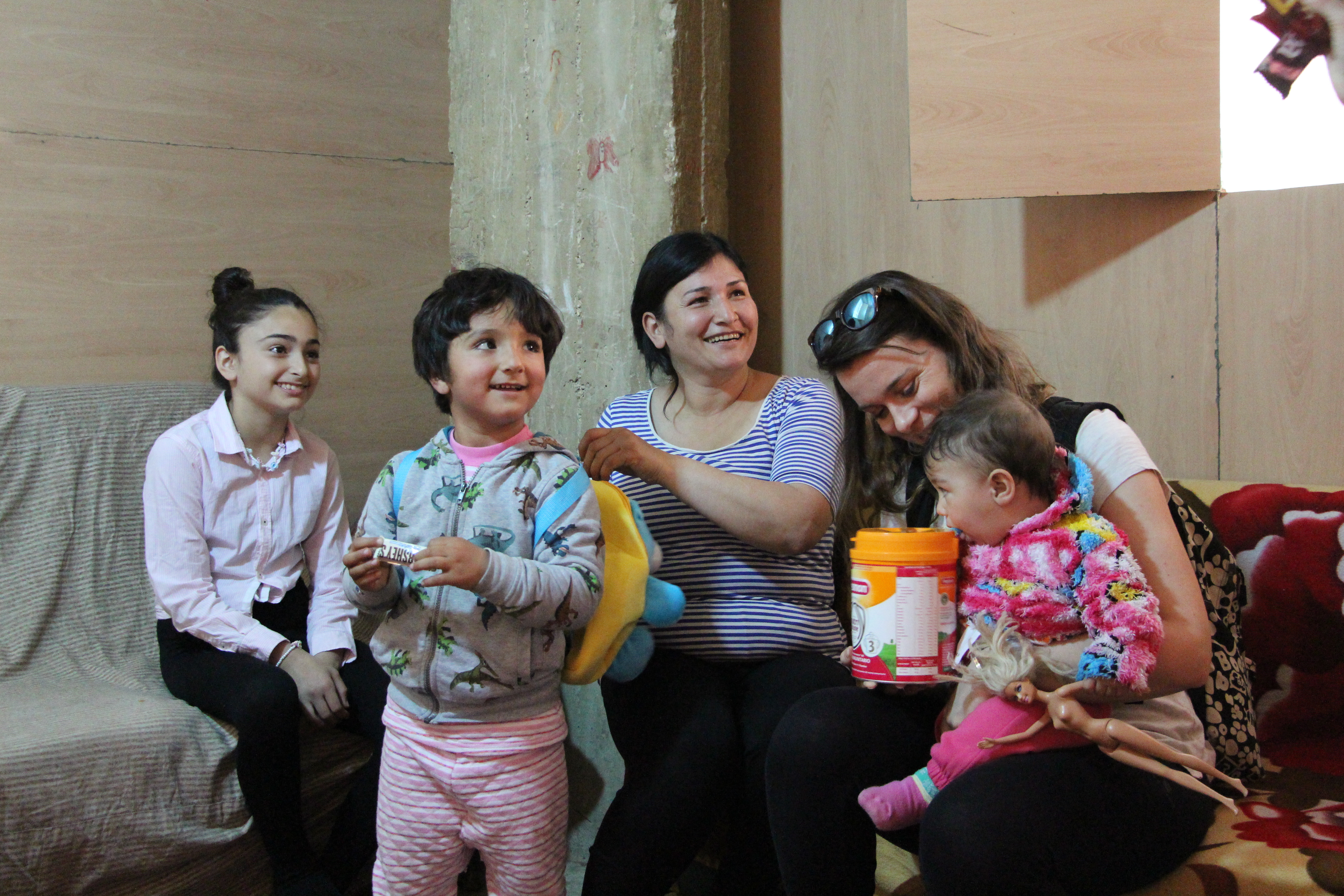 Provide meals for Syrian and Lebanese refugees