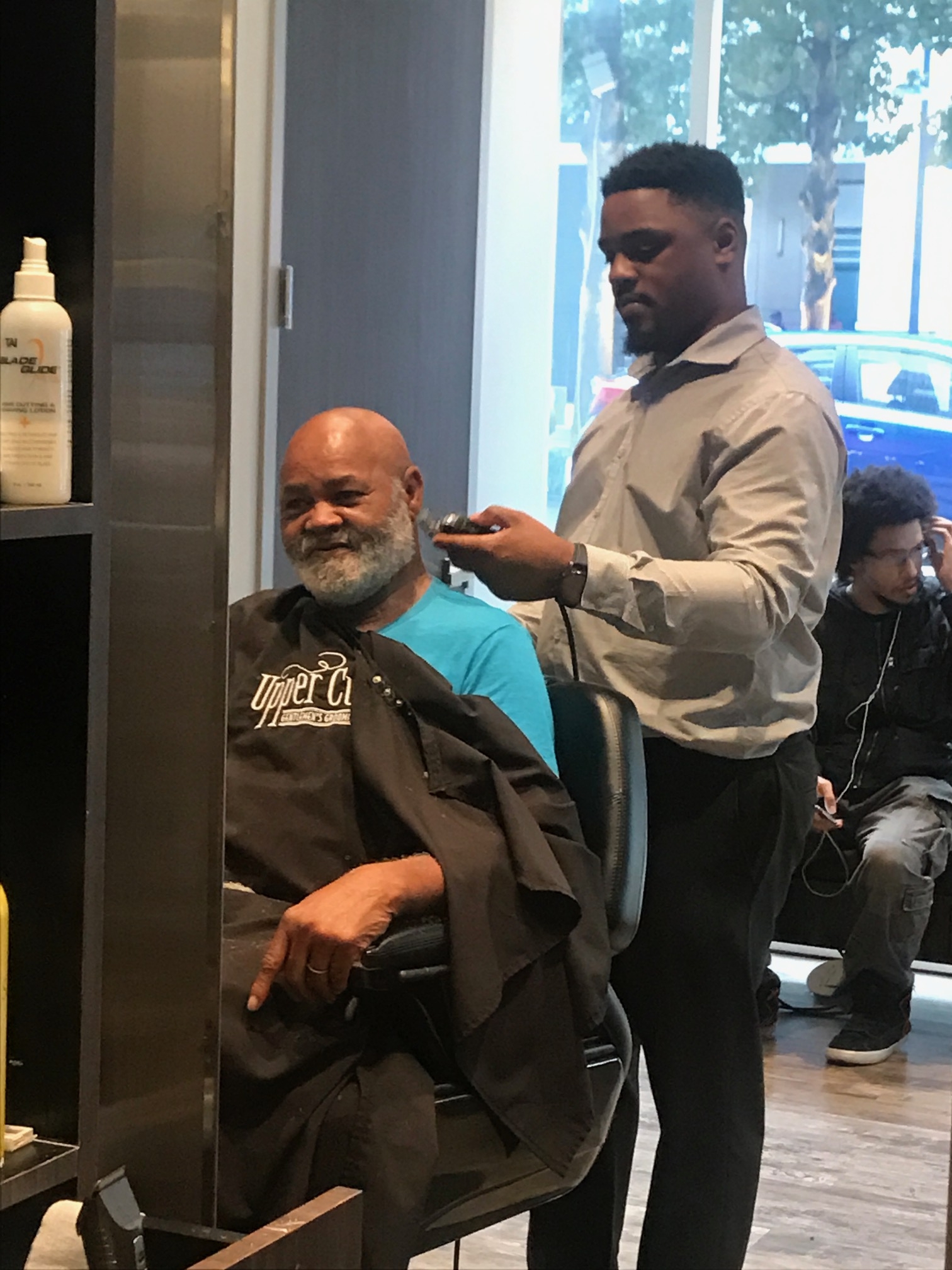 Red Carpet Movie Pre-screening & help 75 veterans!