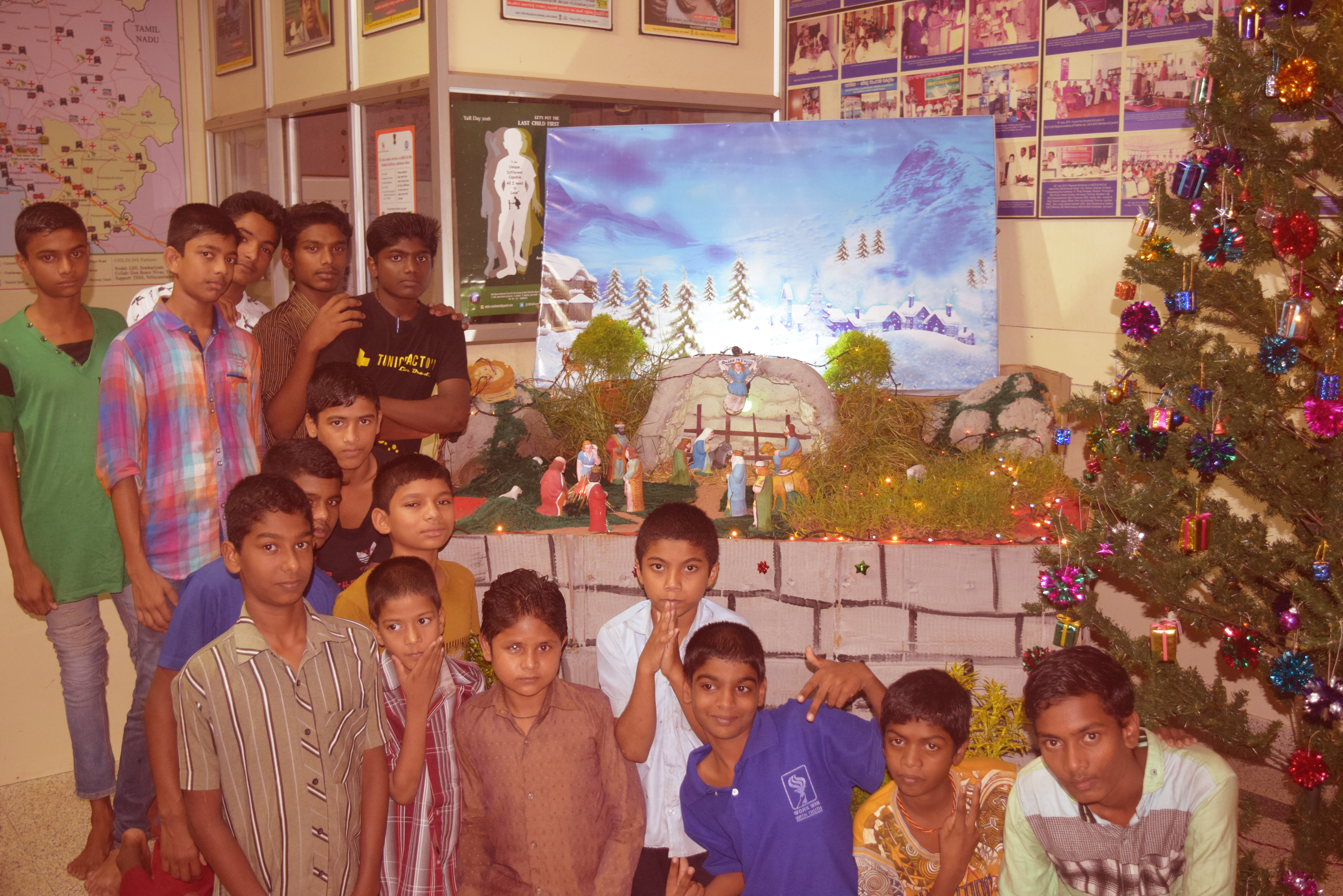 Food for street children in India during Christmas