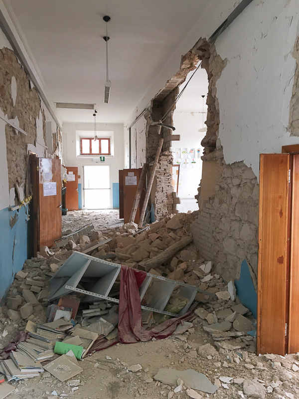 Marche's earthquake: give kids a new civic center