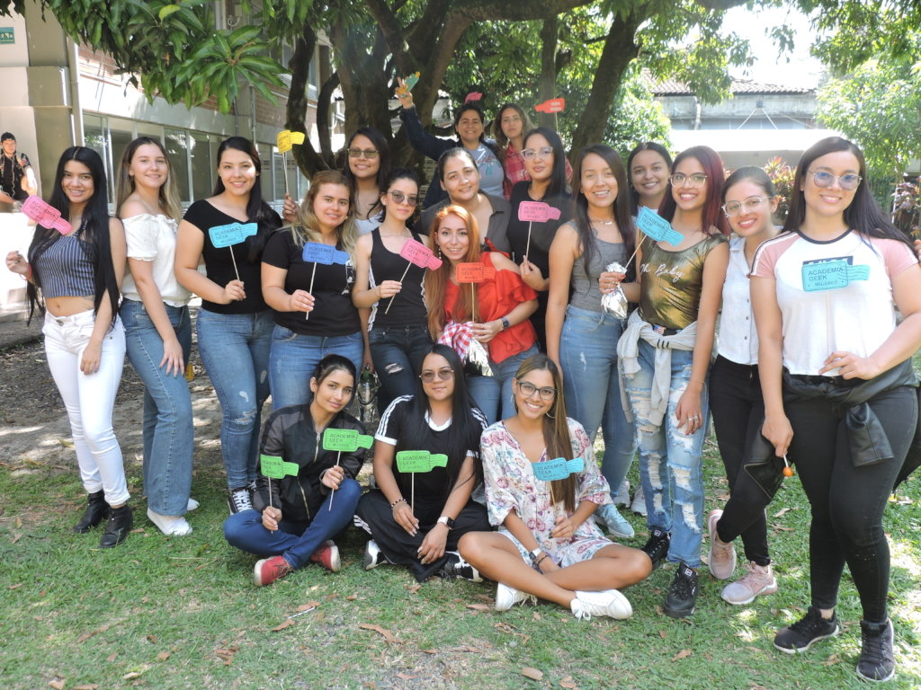 Train young Colombian women for a career in STEM