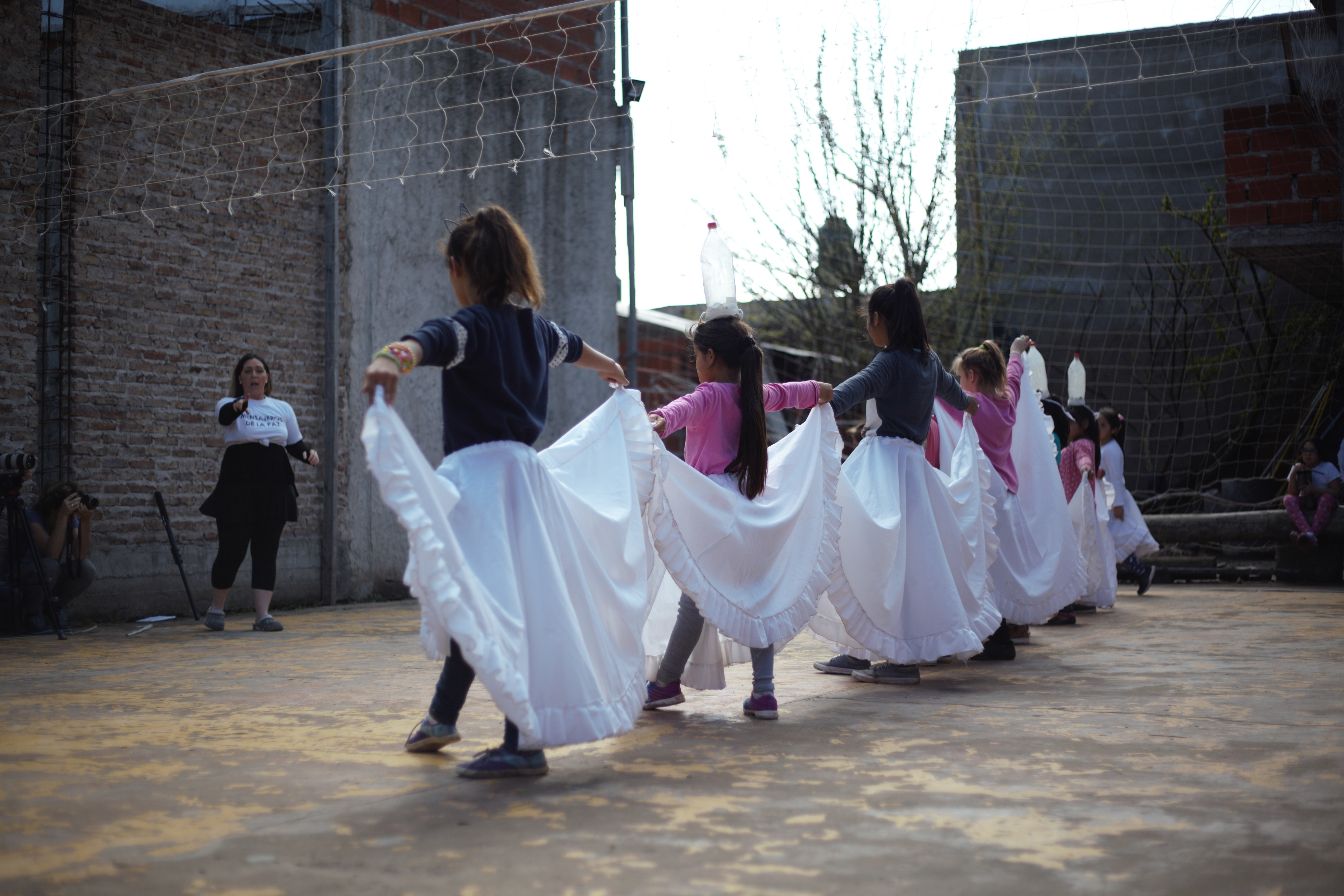 Promote art classes for 150children at social risk