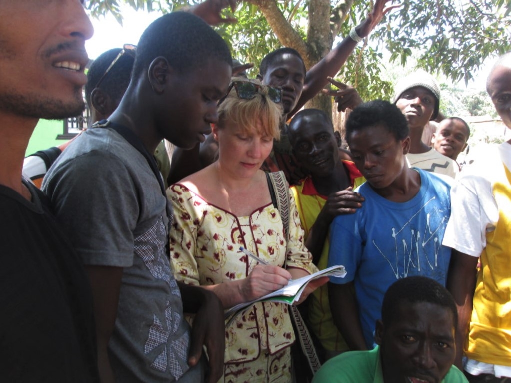 Support re-integration programs in Liberia & Kenya