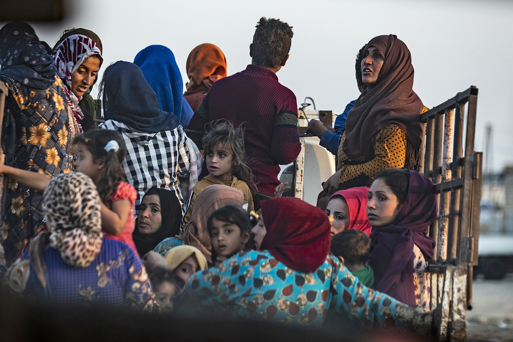 Syrian Kurds fleeing to Northern Iraq