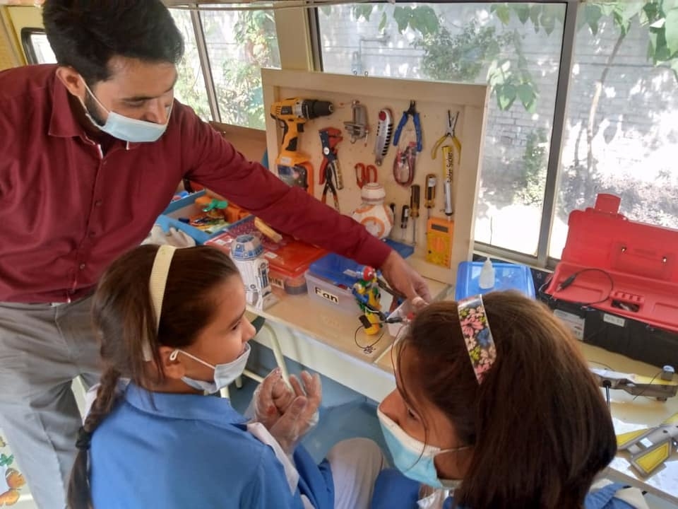 Projects on the Go - Girls Reading to Succeed