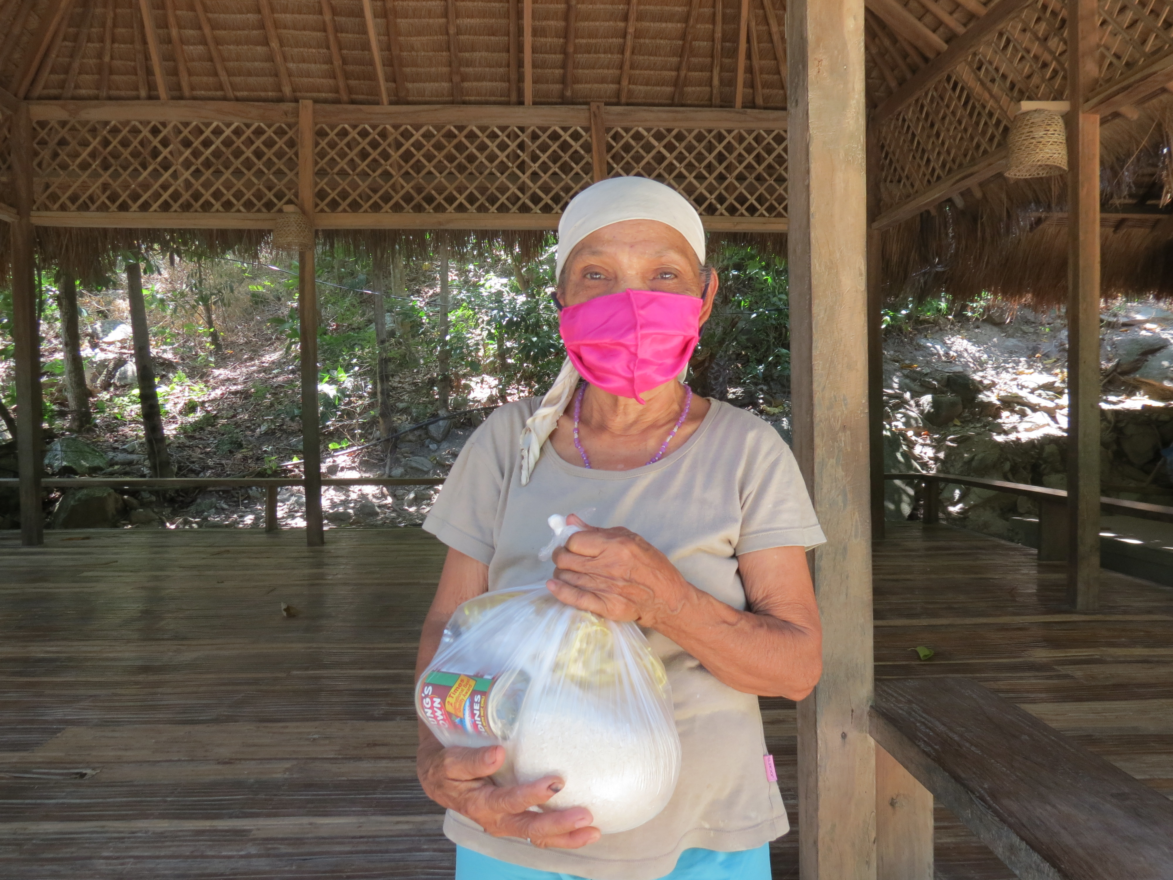 Support Filipino population against COVID-19