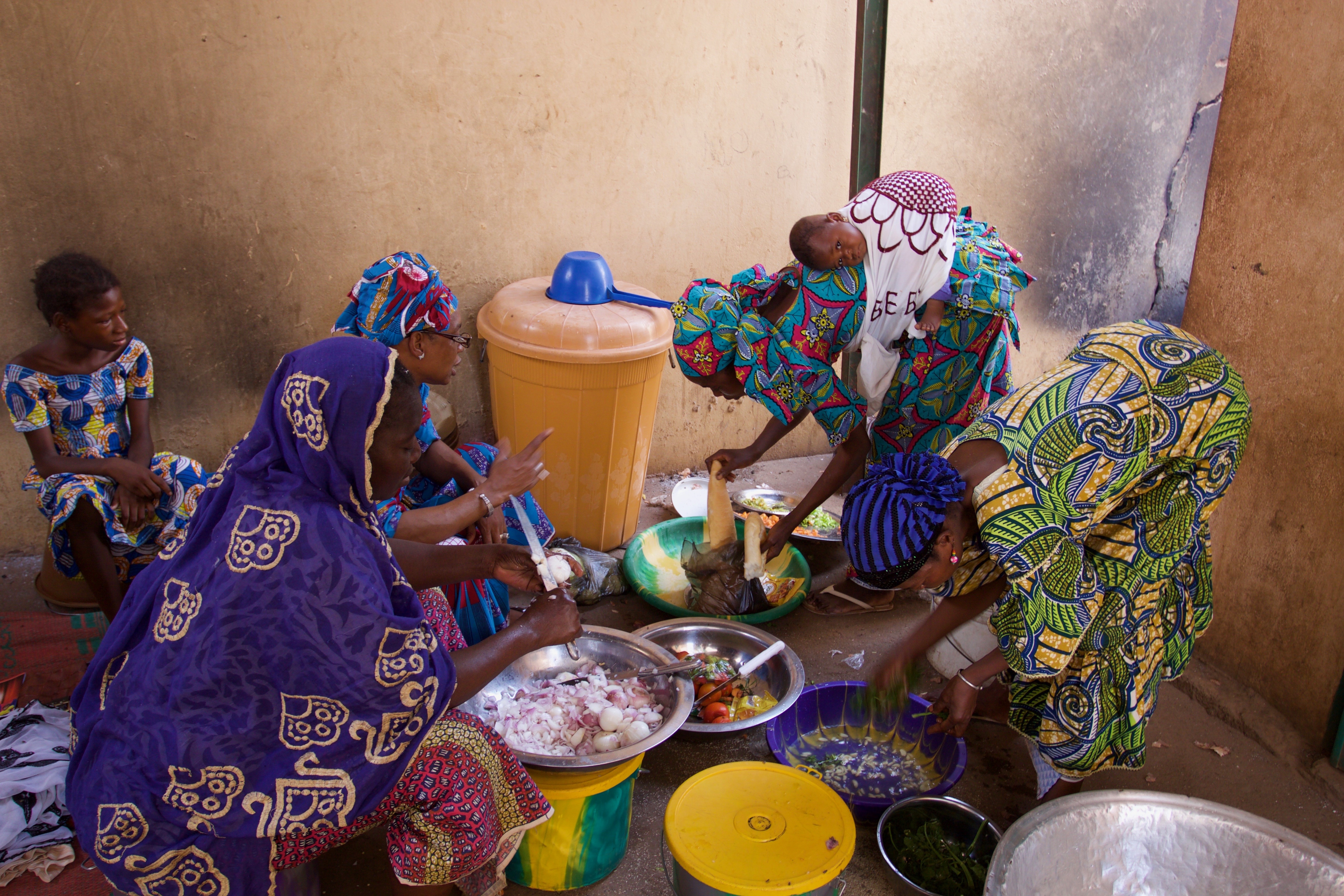 Nutrition and peer support for HIV+ patients