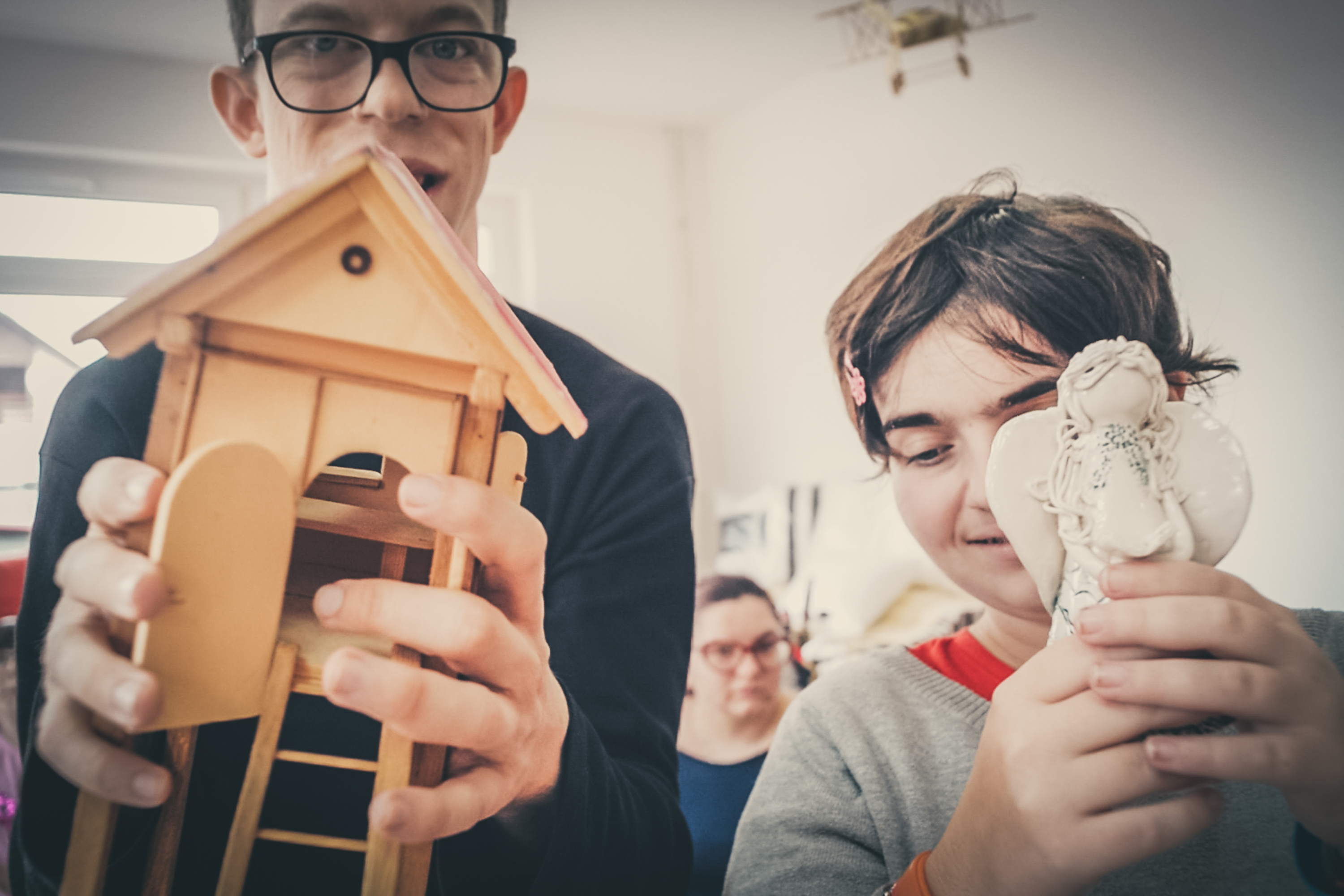 SUPPORT CROATIAN CHILDREN CARING FOR EACH OTHER