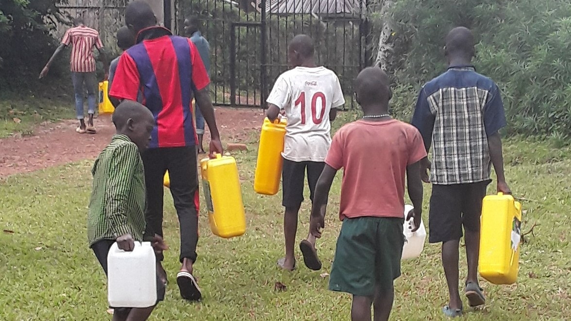 Give safe water to 82 Ugandan orphans
