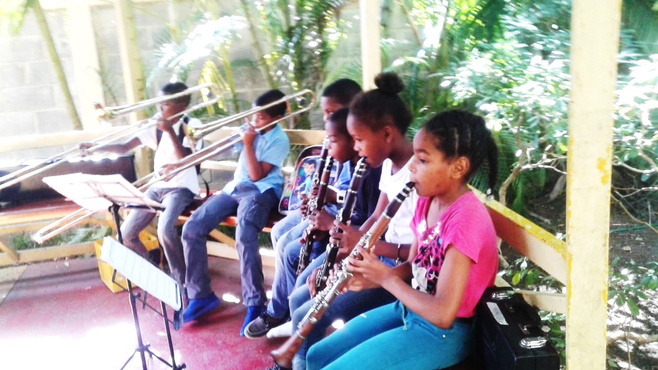 Free artistic training for 150 children in DR