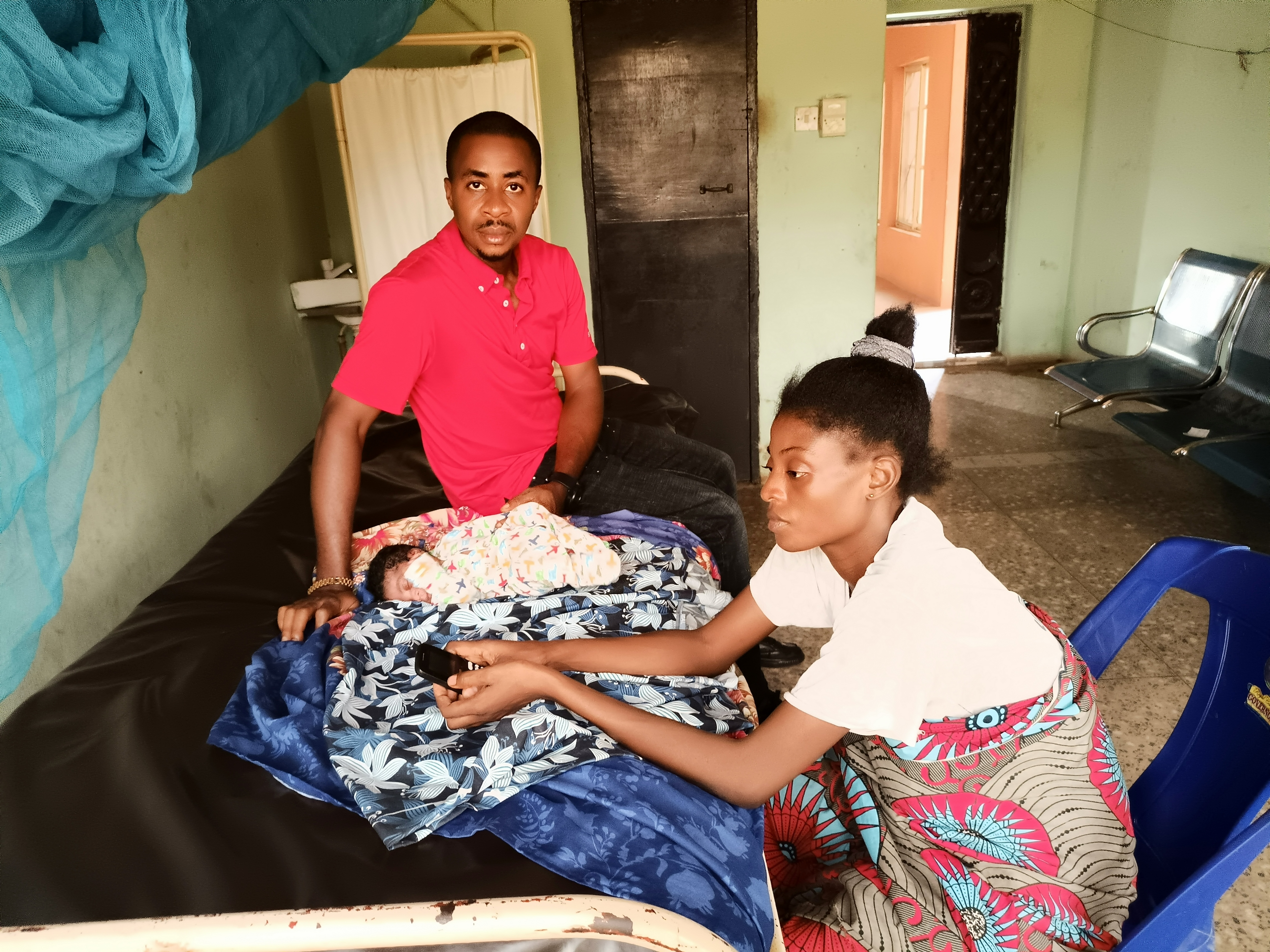 Give a home to struggling and unemployed single mothers and their children in Zimbabwe