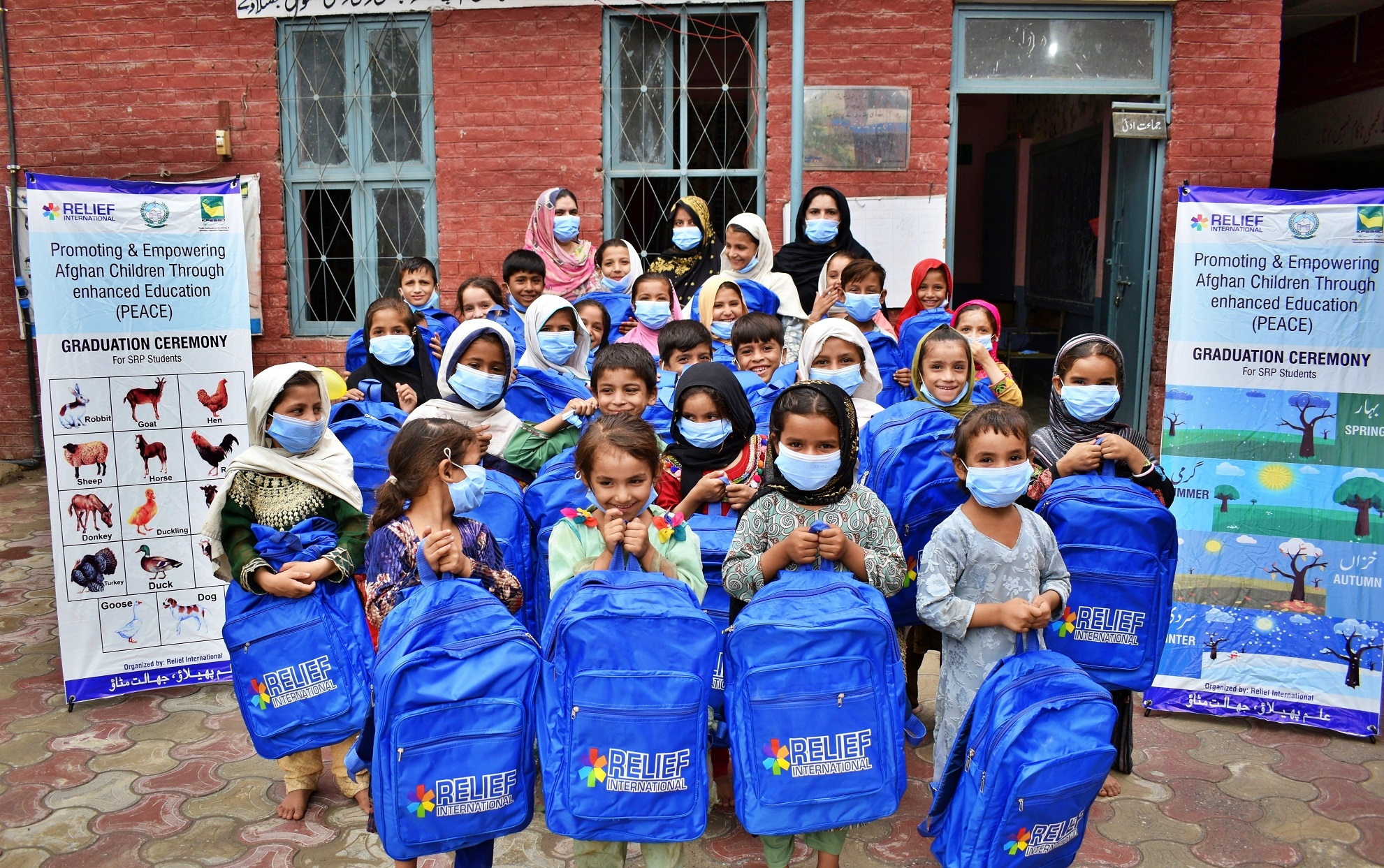 Helping Afghan Children Go to School in Pakistan