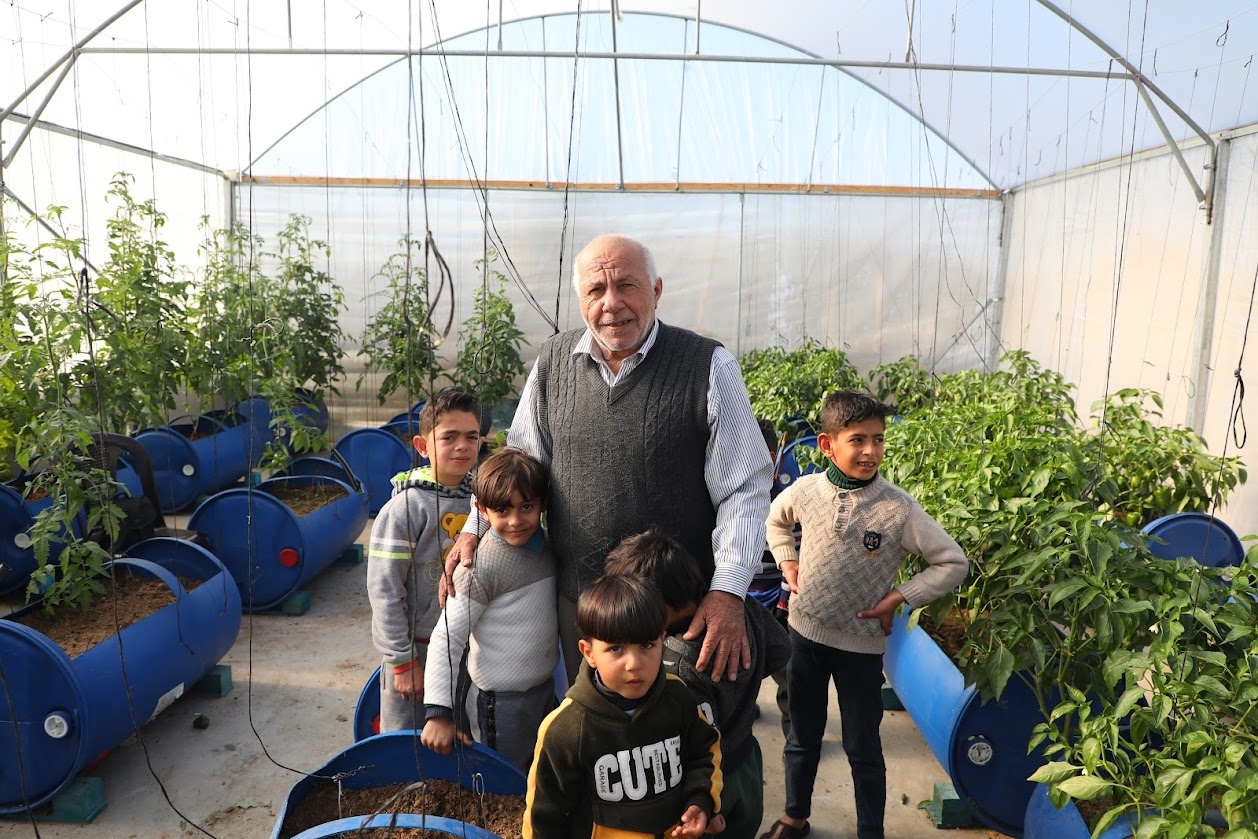 Build Rooftop Gardens for Palestinian Families
