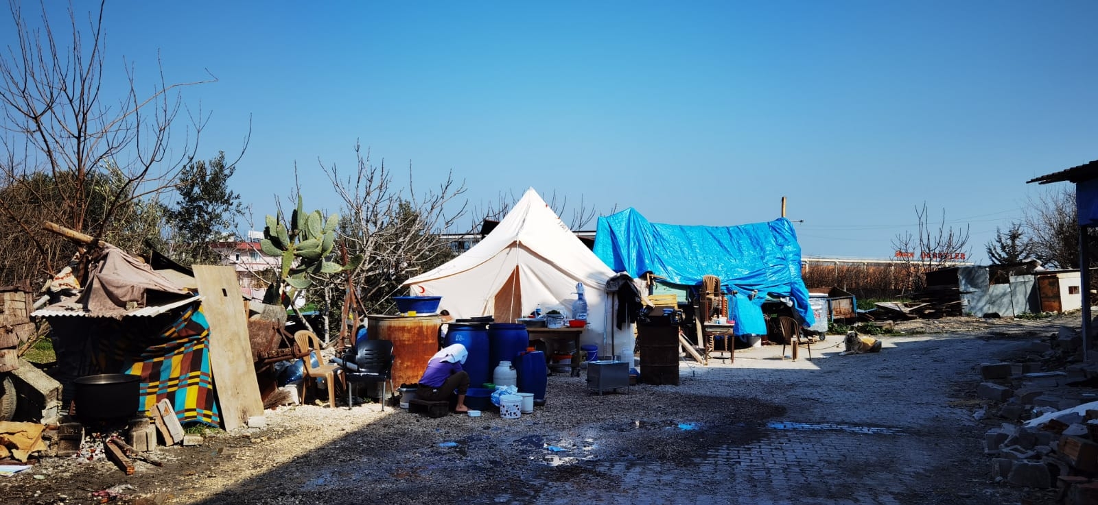 Support 1000 women affected by the earthquake