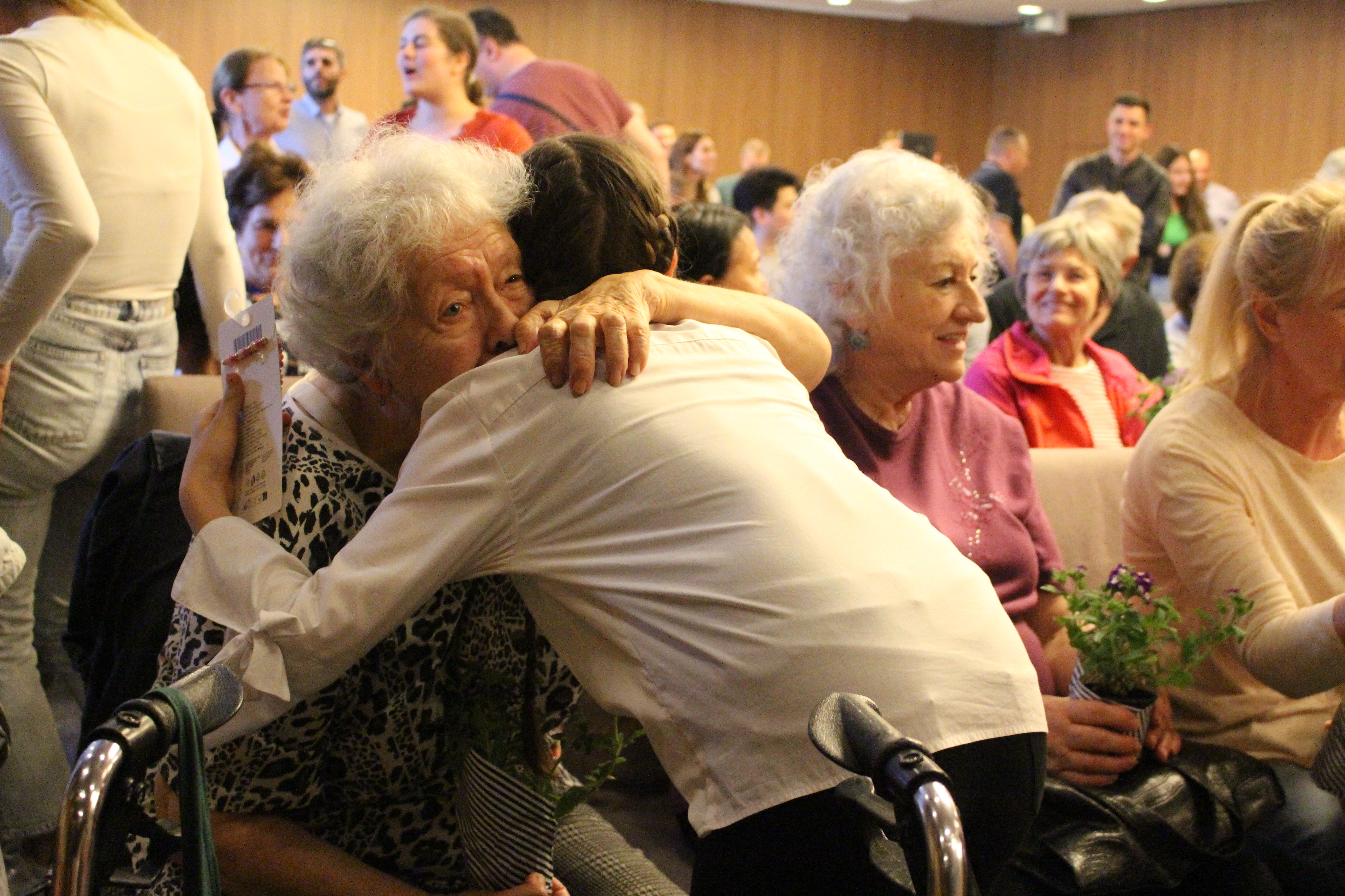 Let's help lonely elderly living in Hungary