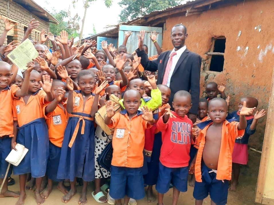 Food, water and healthcare for Ugandan children