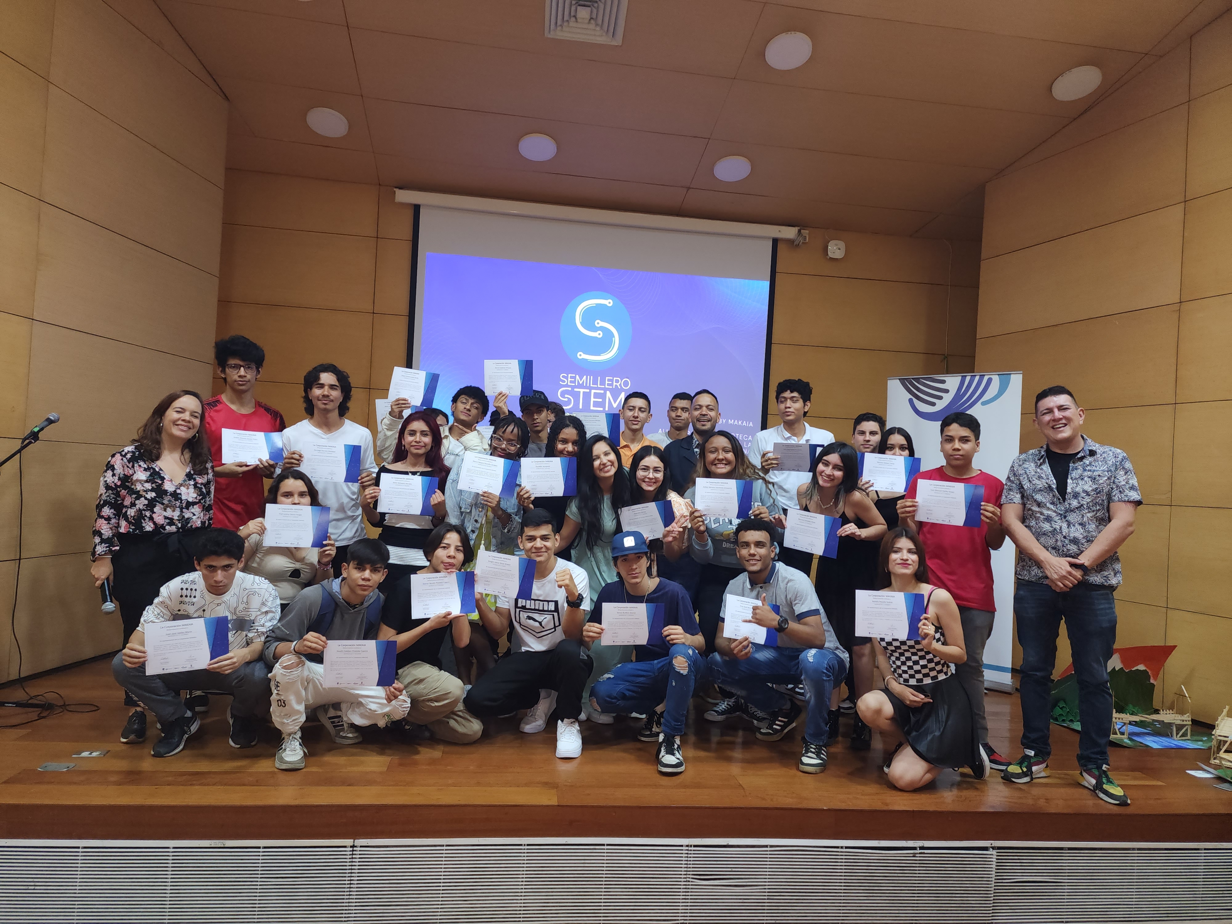 Build Bright Colombian Futures through STEM