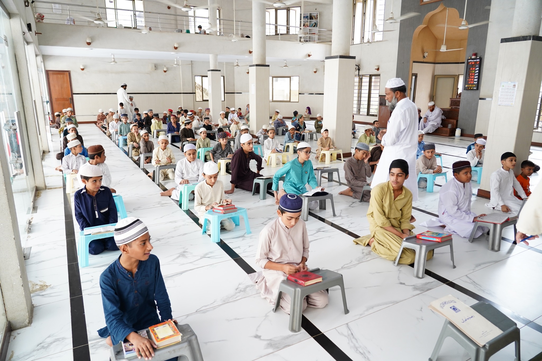 Build Quran Markaz in Pakistan