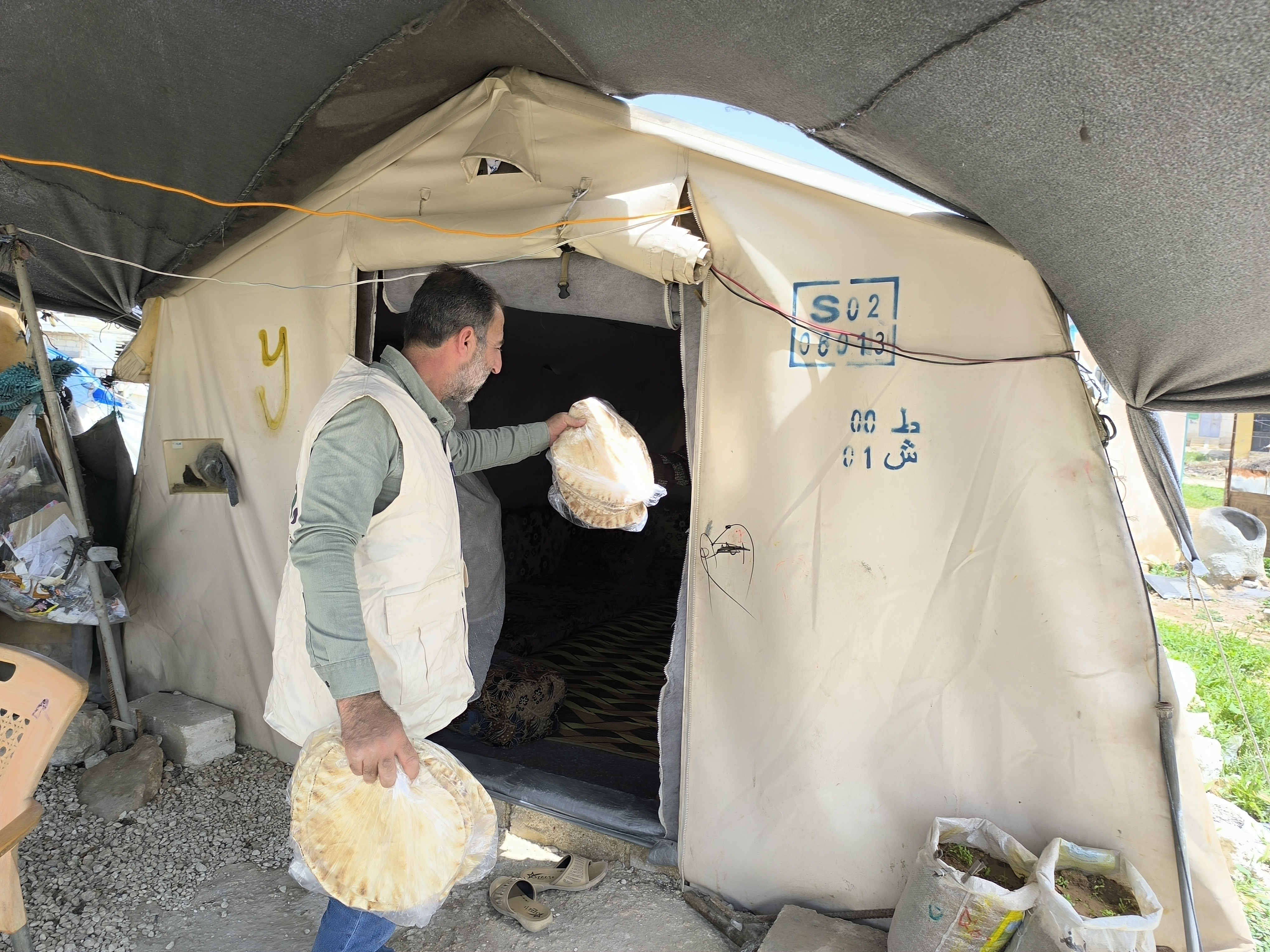 Urgent: Bread and Water for New IDPs in Syria