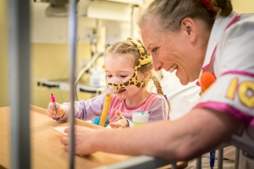 Giggle Doctor visits for children in hospital