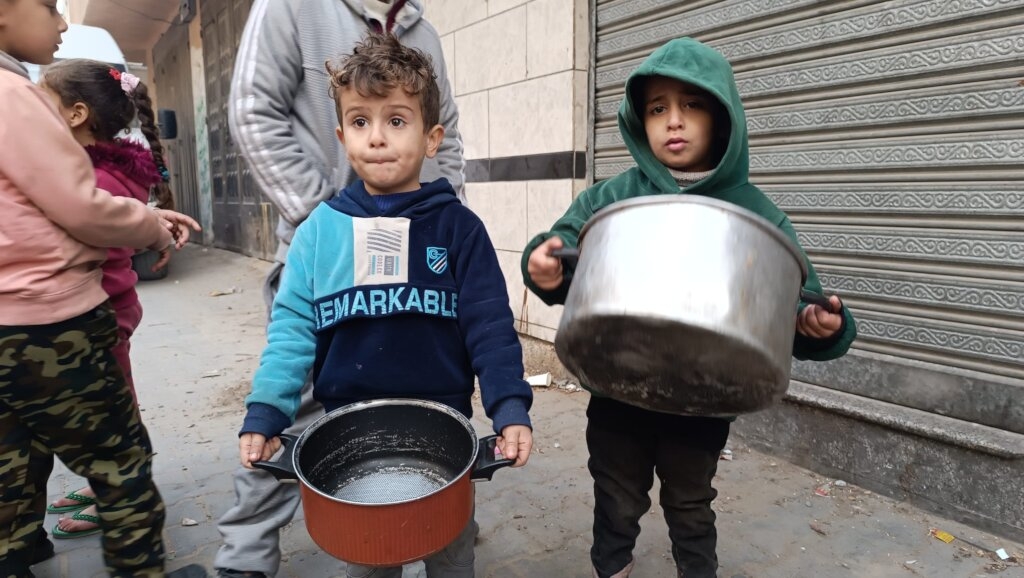 Hot Meals for 2,000 Displaced People in Gaza