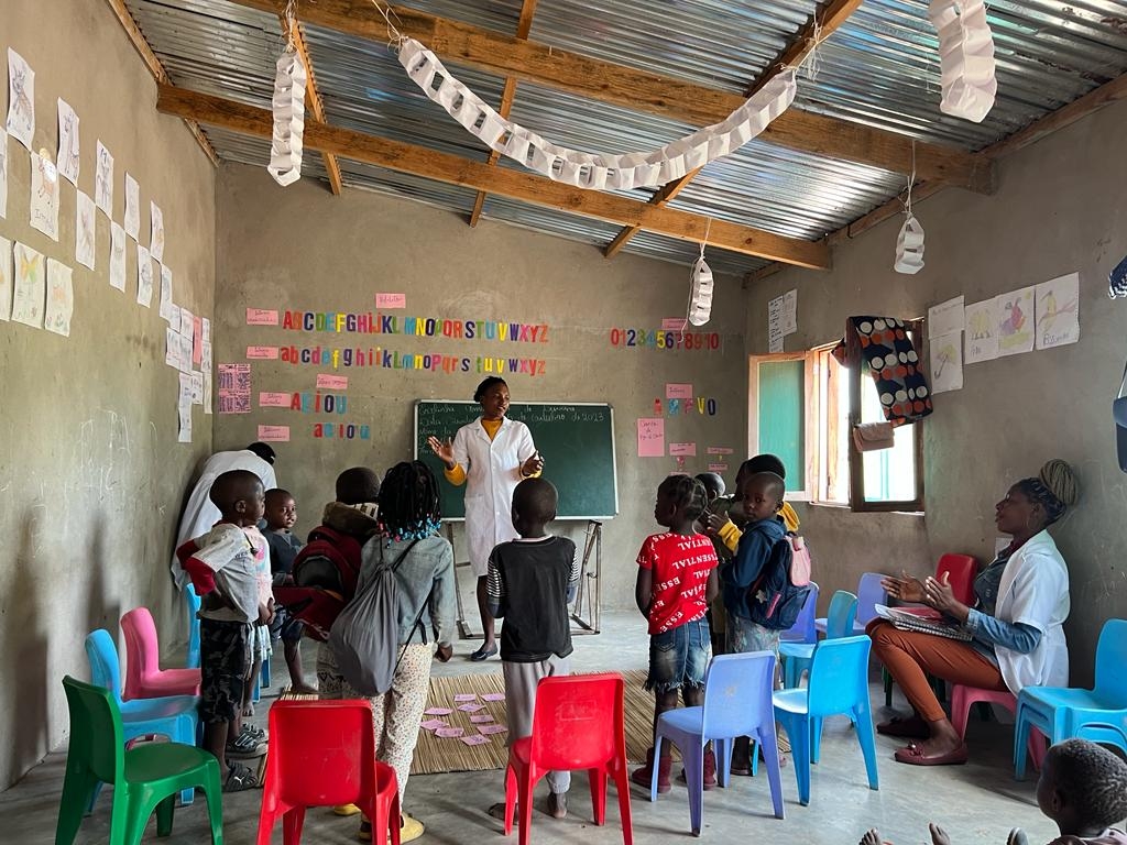 Train 30 women preschool teachers in Mozambique!