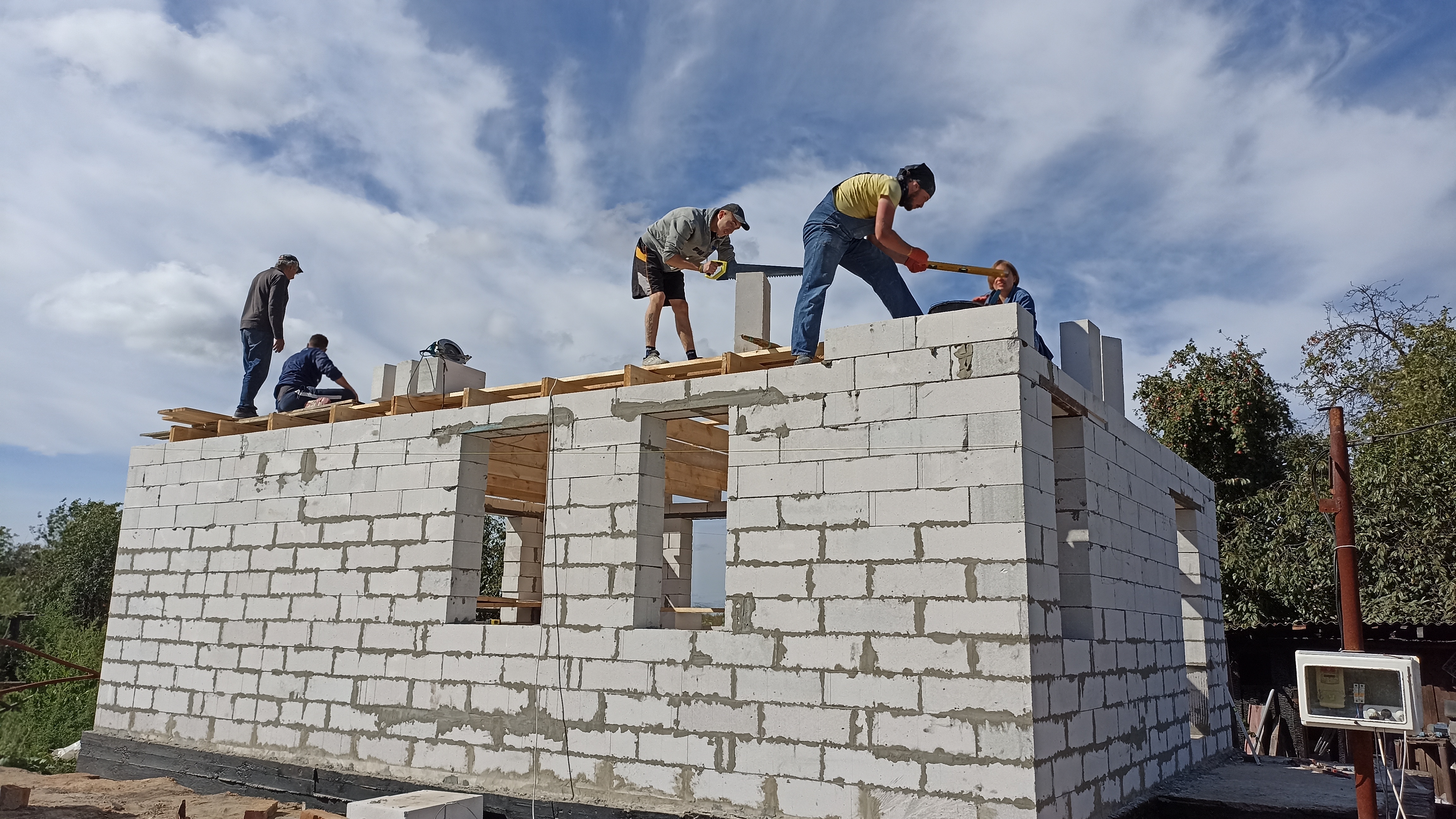 Help Ukrainian Volunteers Rebuild Homes