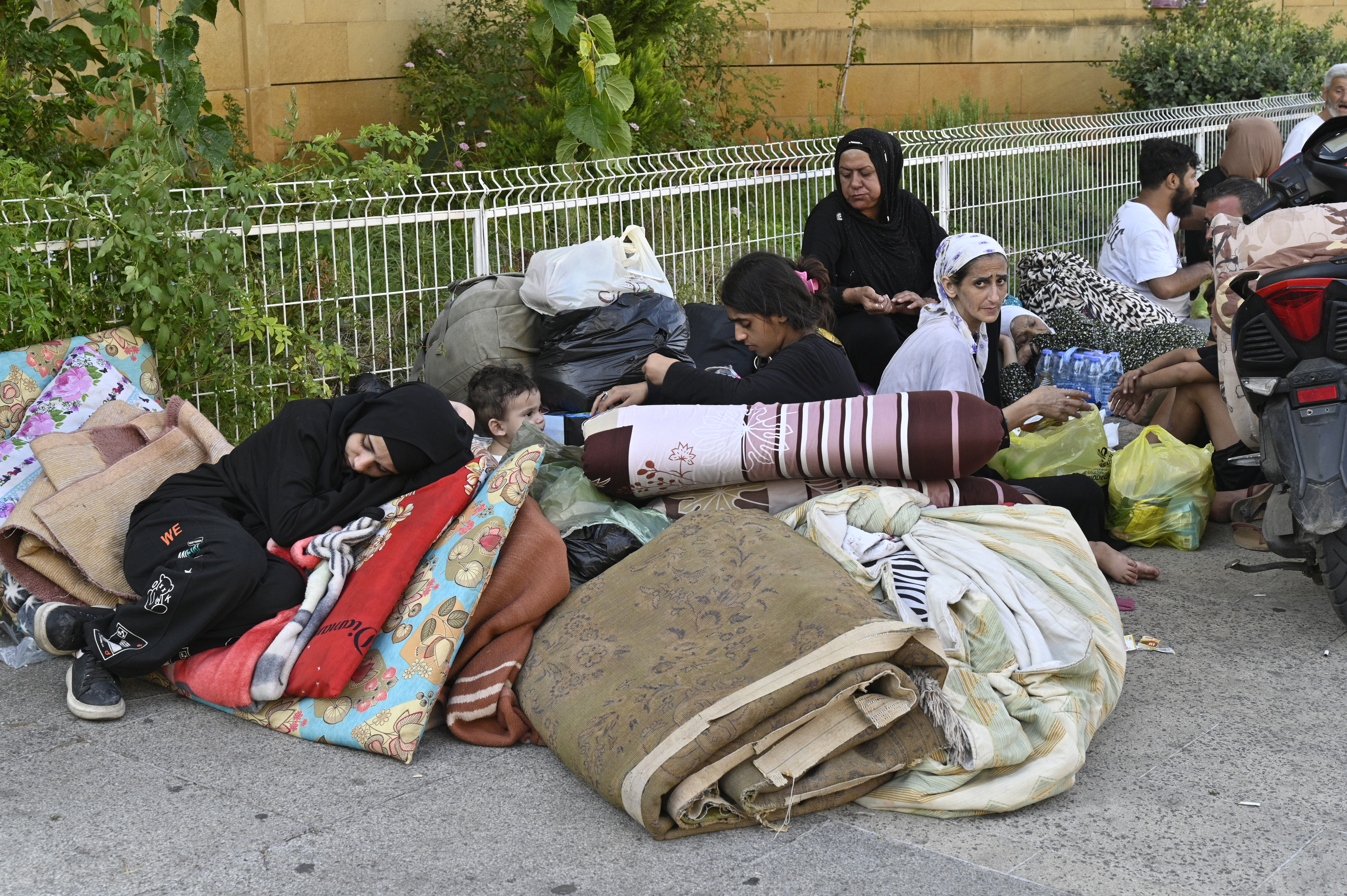 Support for Crisis in Lebanon