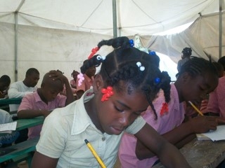 Help 600 Haitian children to enjoy their rights.