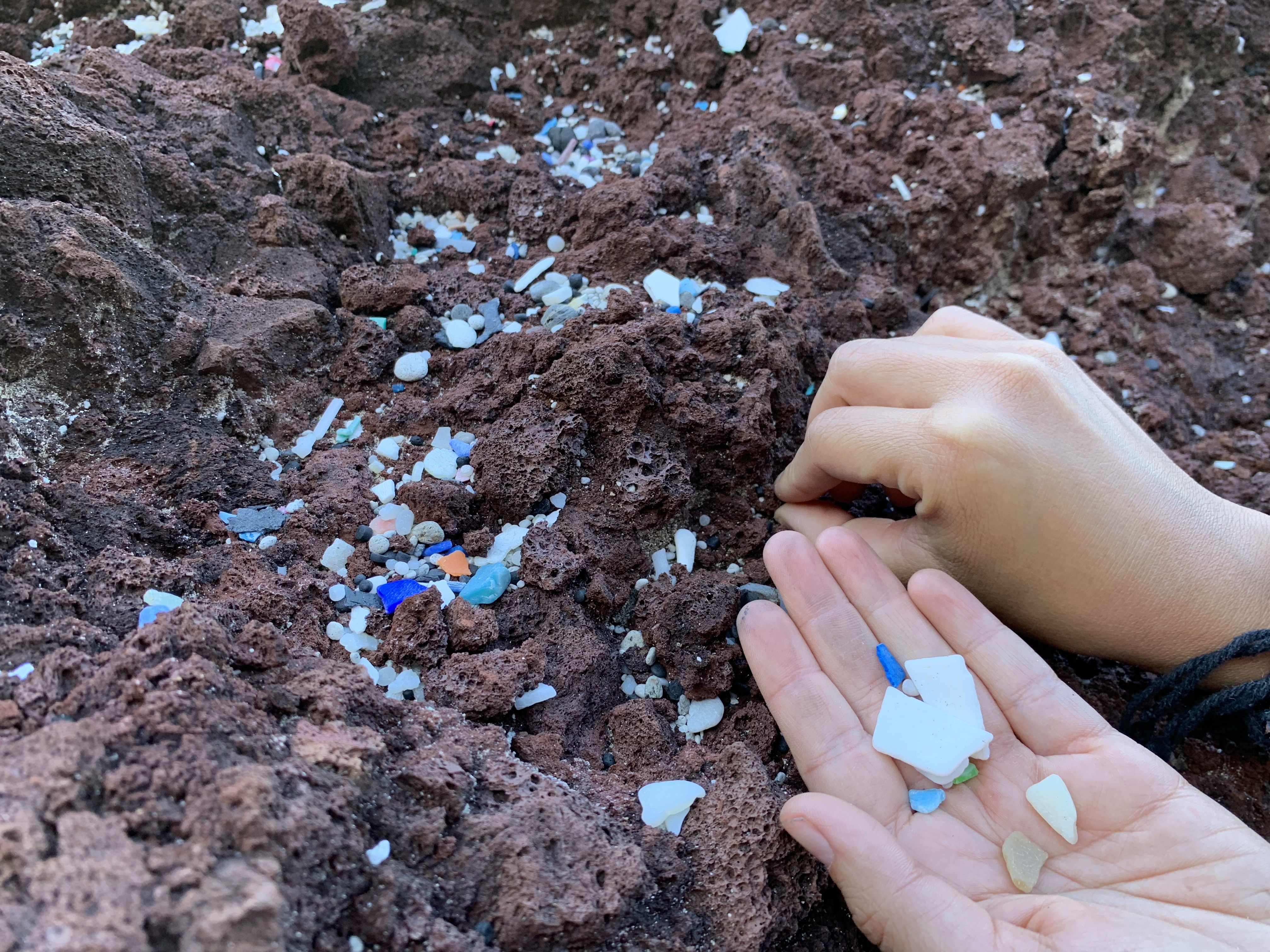 Solve the microplastic disaster on Chilean beaches