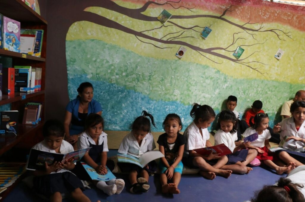 Worlds of Possibility: Libraries in Rural Honduras