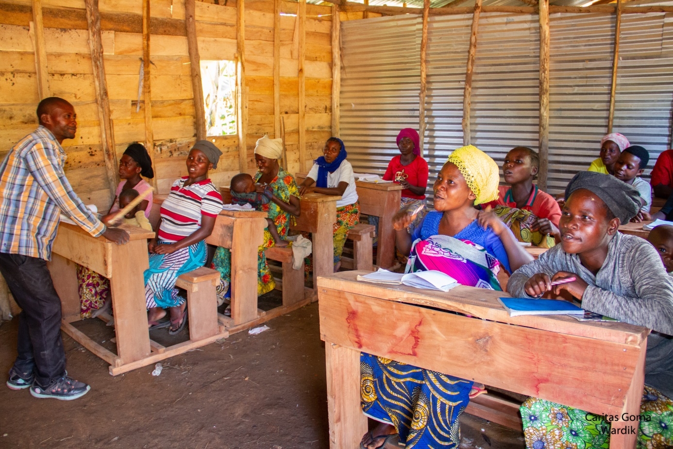 Supporting digital literacy for 100 women in DRC