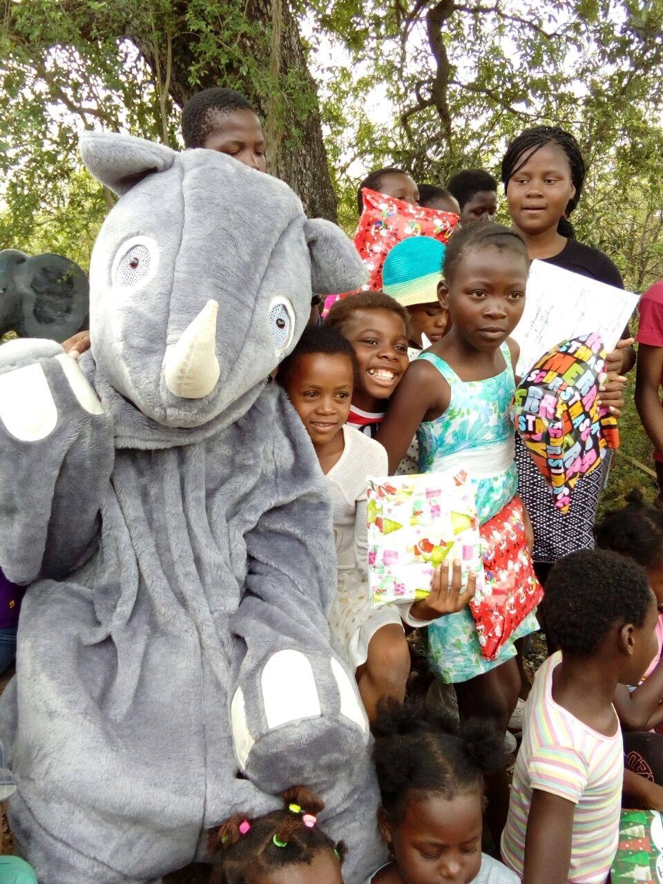 Make Christmas special for 450 vulnerable kids!