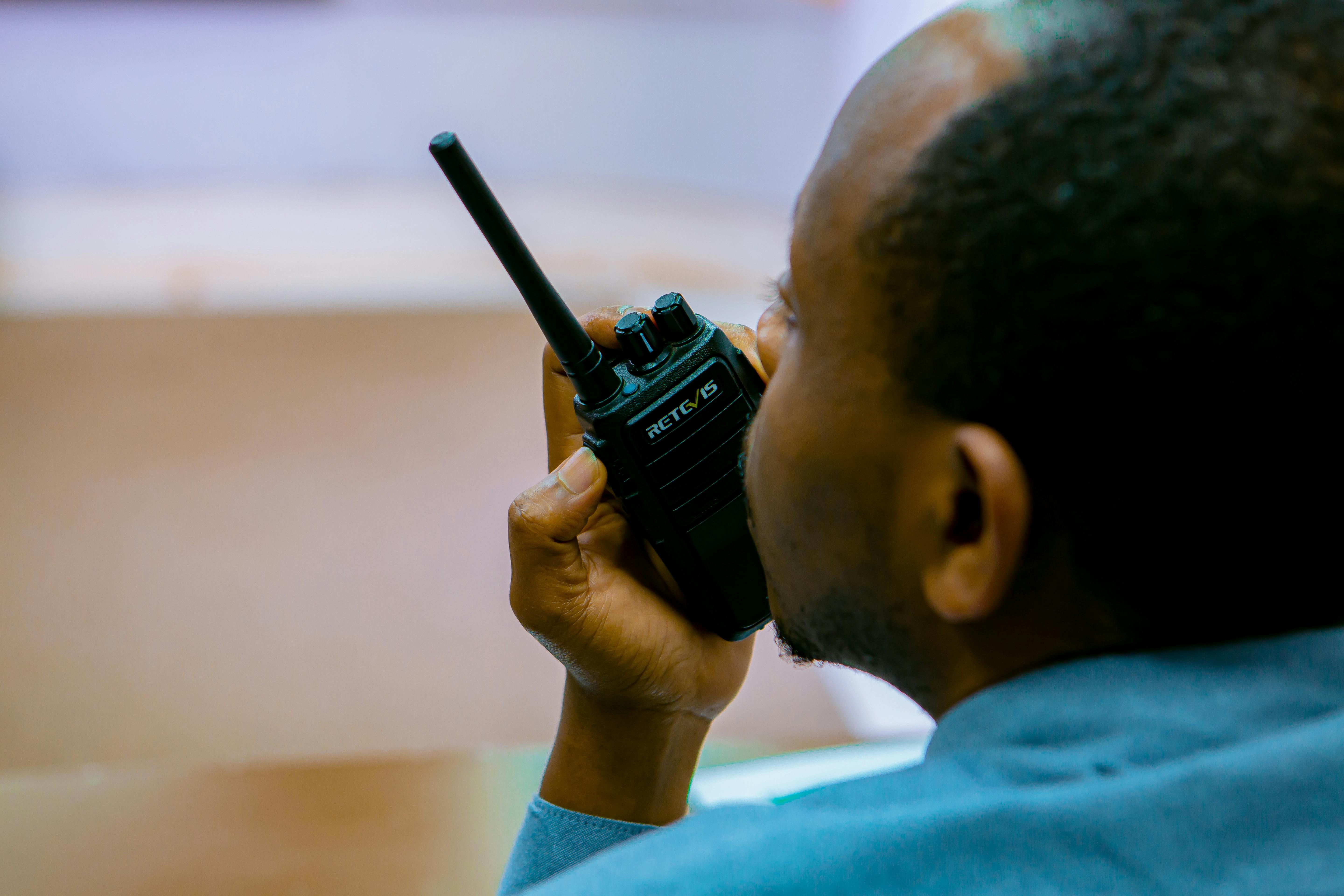 Walkie-talkies for Aid Workers in No-signal Region