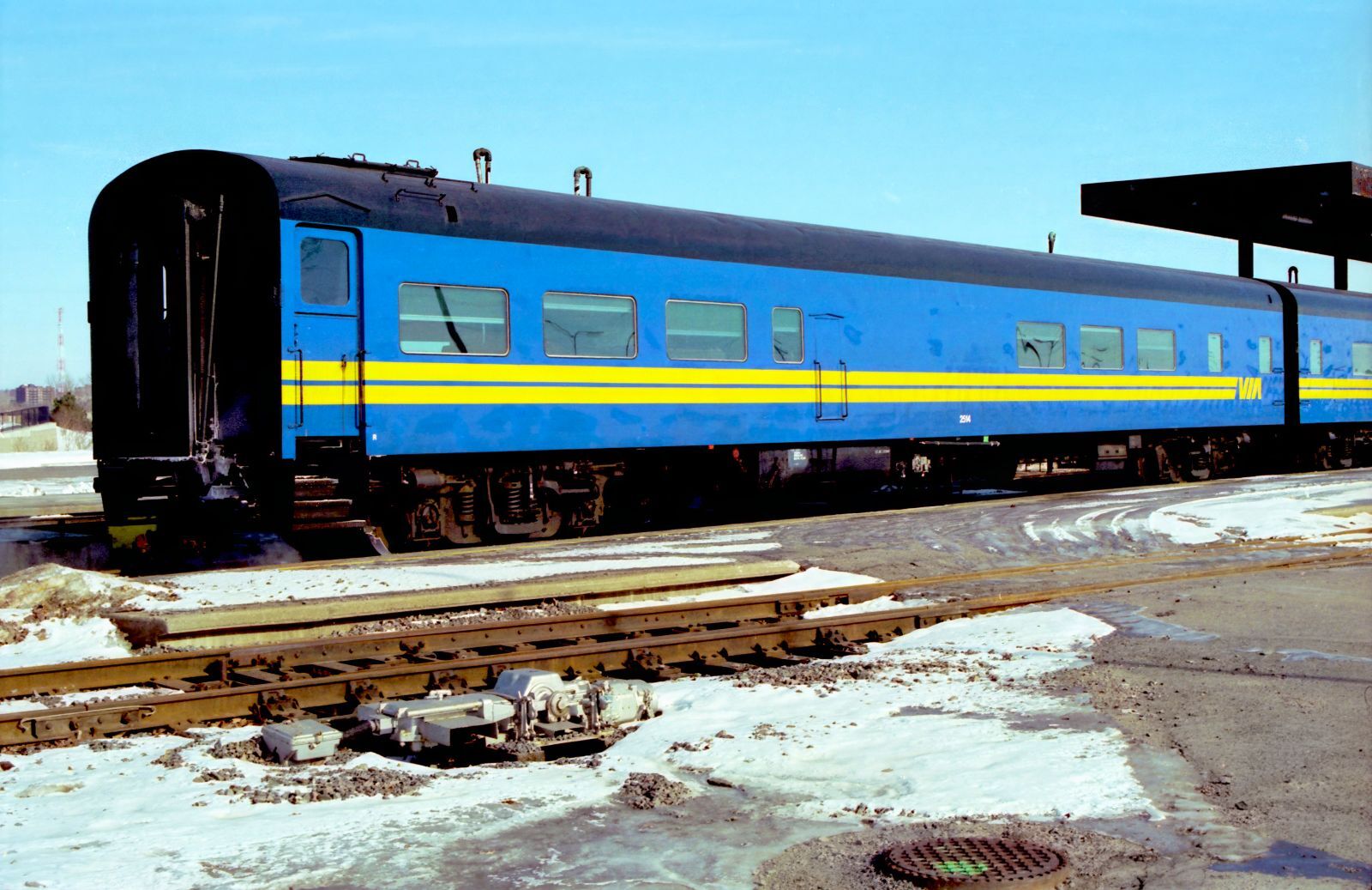 Help us paint our Cafe-Bar-Lounge and Baggage Car