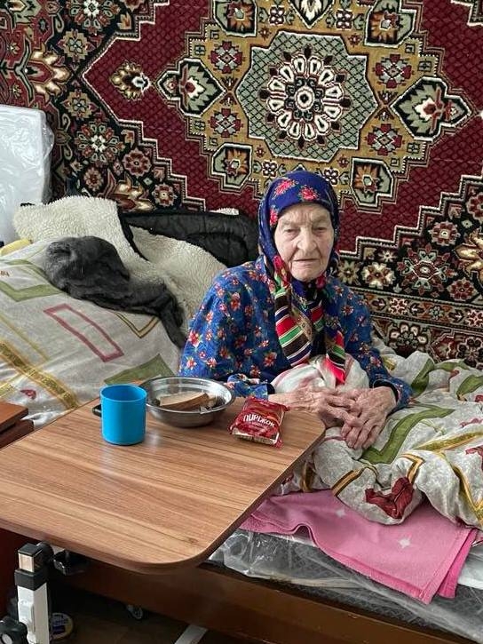 Safe Tableware for Elderly in Ukraine