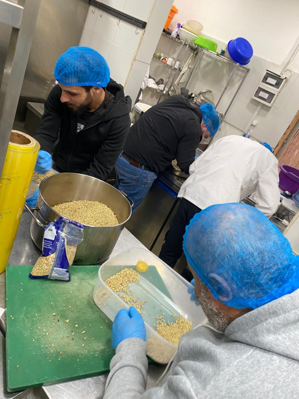 Emergency Meal Assistance for Displaced Families