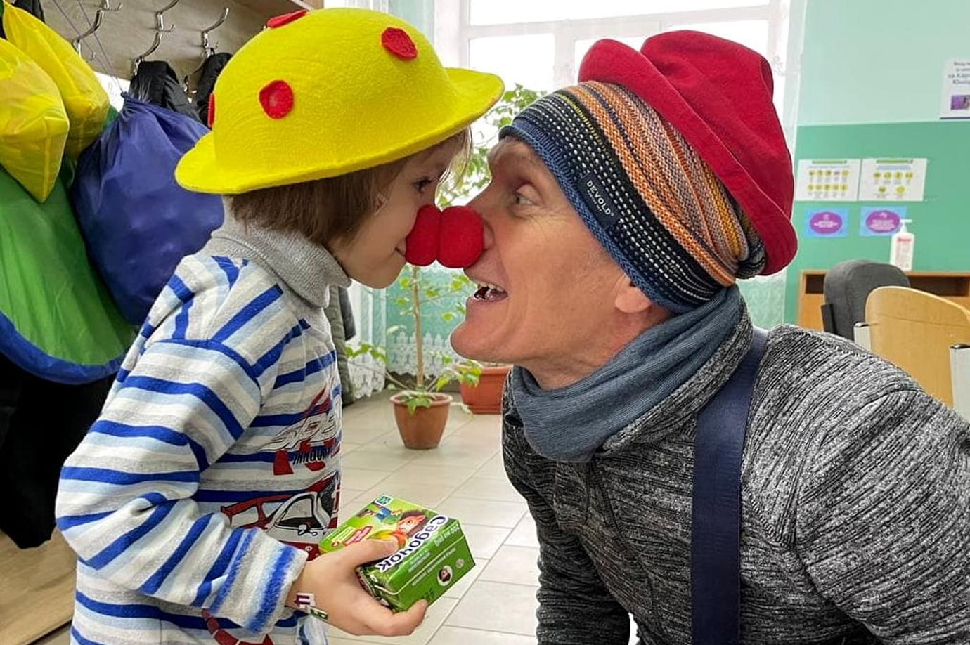 Laughter Stronger Than Fear: Clowns at War