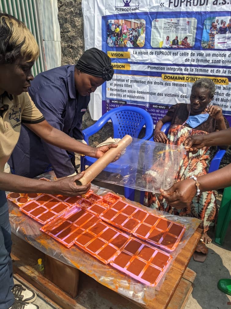 Help Displaced Women Start Businesses in Congo