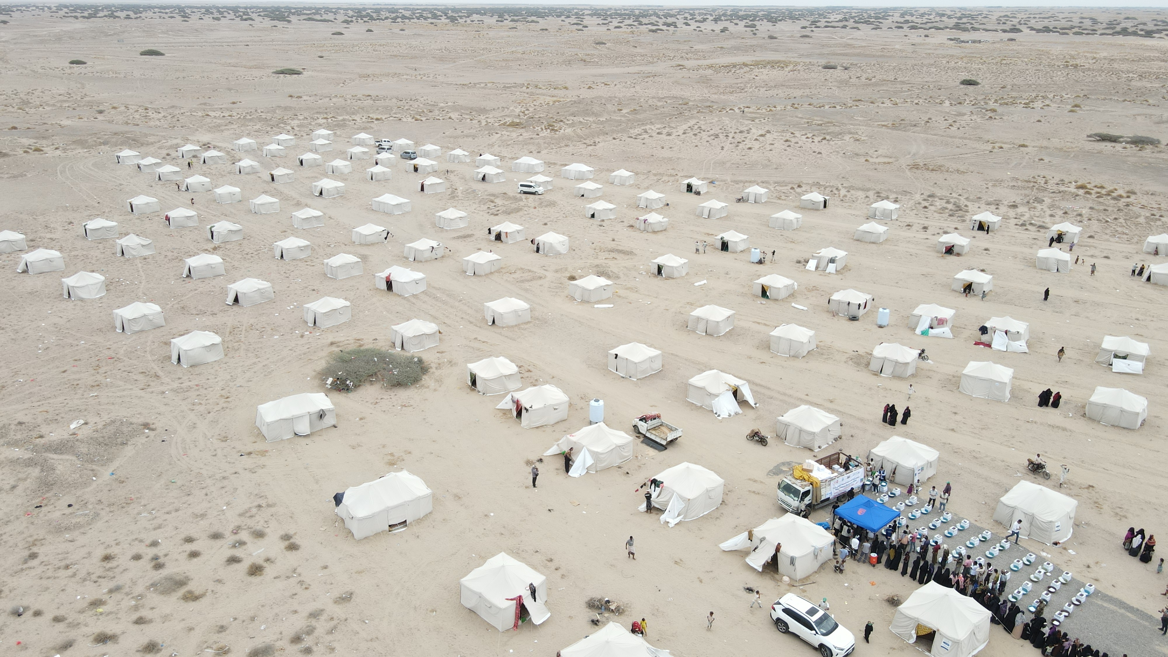 Water & Food for 200 Families Fleeing War in Yemen